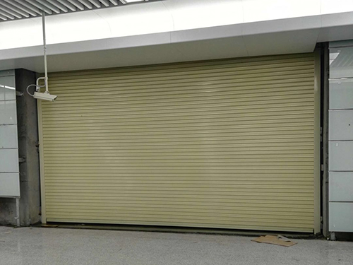 分析東莞電動卷閘門特點？
