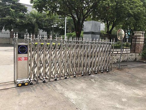 東莞伸縮門的組件構成及設計